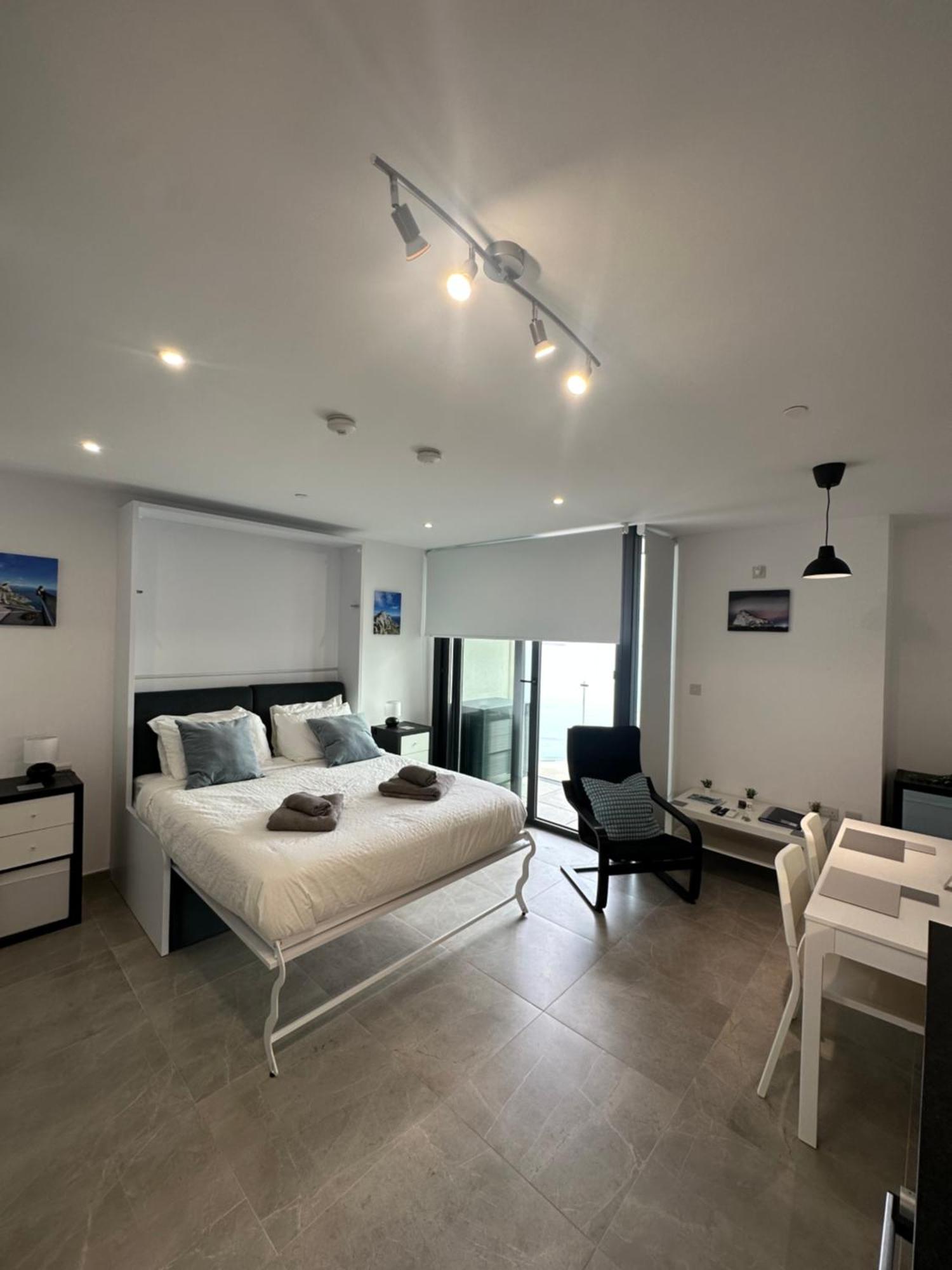 E1 Apartment High Level Sea View Gibraltar Exterior foto